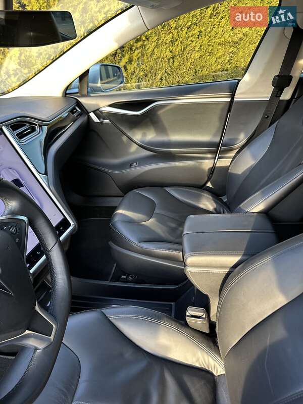 Ліфтбек Tesla Model S 2014 в Києві
