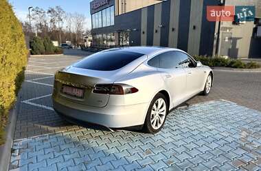 Лифтбек Tesla Model S 2014 в Киеве
