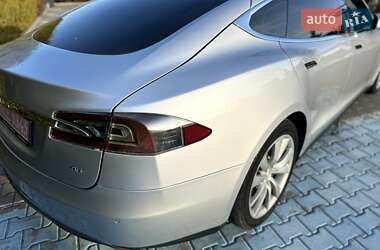 Лифтбек Tesla Model S 2014 в Киеве