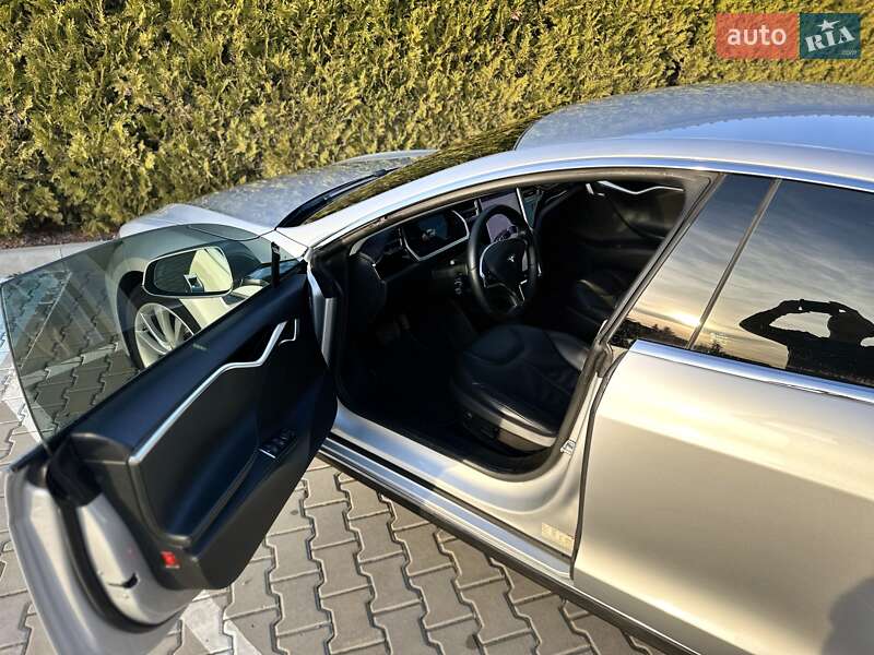 Ліфтбек Tesla Model S 2014 в Києві