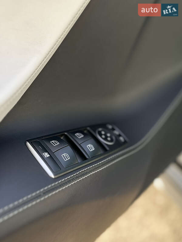 Лифтбек Tesla Model S 2018 в Киеве