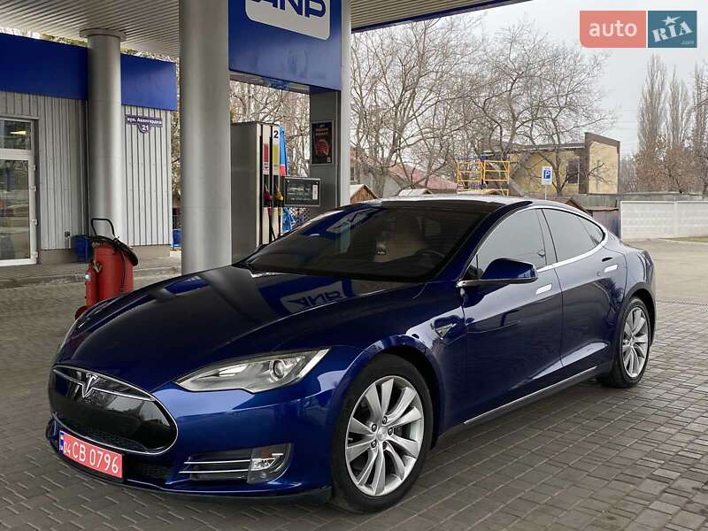 Tesla Model S 2016