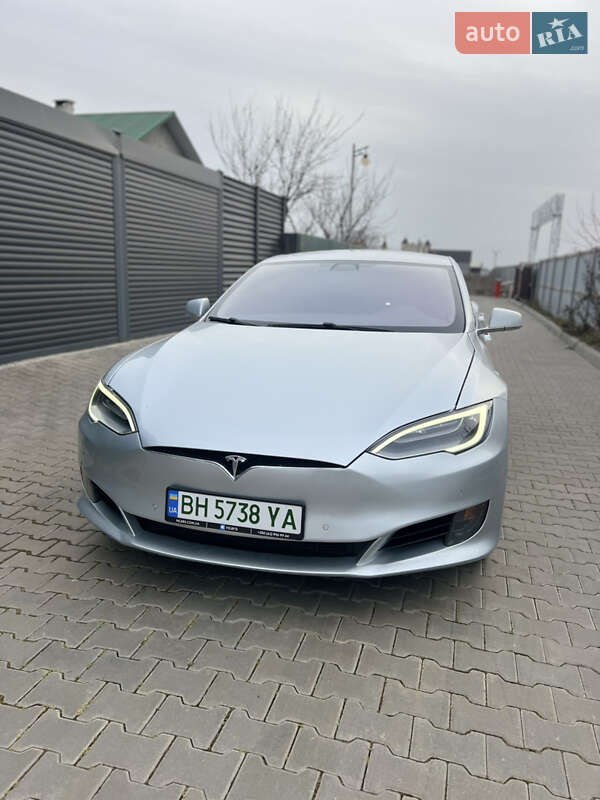 Лифтбек Tesla Model S 2016 в Одессе