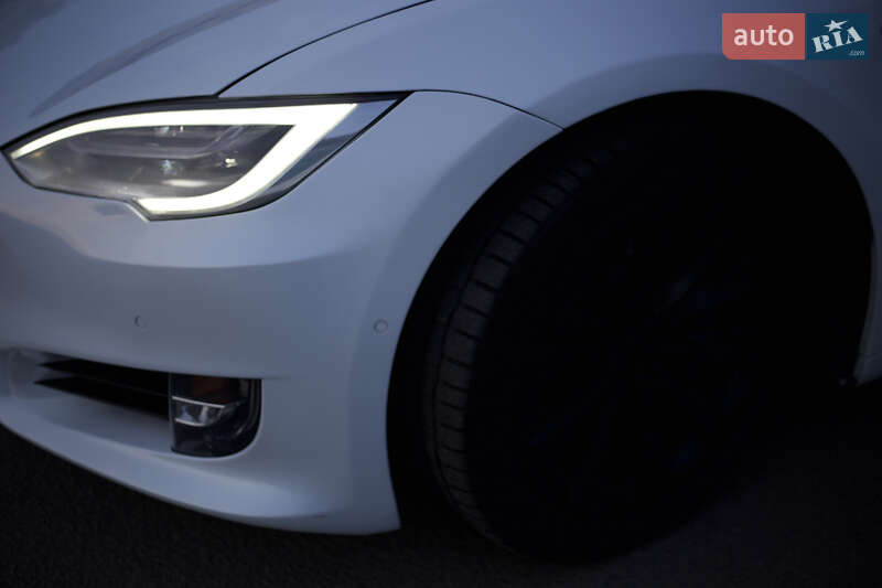 Ліфтбек Tesla Model S 2019 в Києві