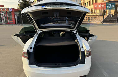 Ліфтбек Tesla Model S 2019 в 