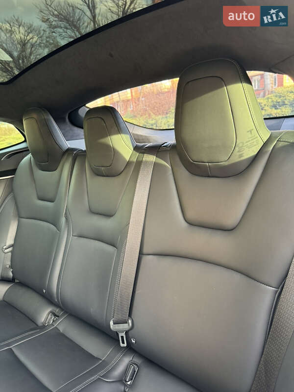 Ліфтбек Tesla Model S 2019 в Києві