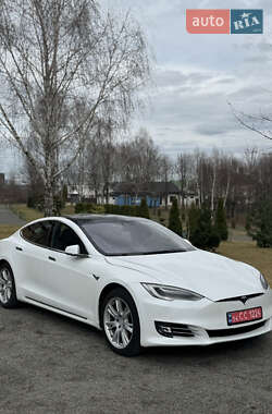 Лифтбек Tesla Model S 2020 в 