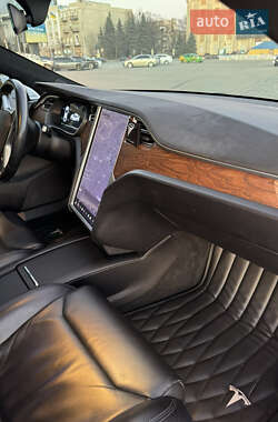 Лифтбек Tesla Model S 2017 в 