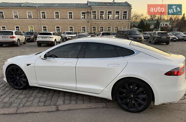 Лифтбек Tesla Model S 2017 в 