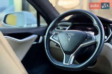 Ліфтбек Tesla Model S 2015 в Києві