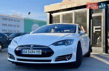 Ліфтбек Tesla Model S 2015 в Києві