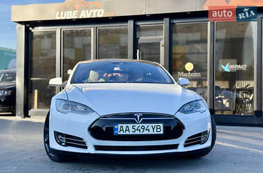 Ліфтбек Tesla Model S 2015 в Києві