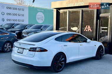 Ліфтбек Tesla Model S 2015 в Києві