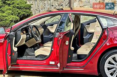 Лифтбек Tesla Model S 2017 в 