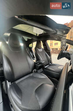 Ліфтбек Tesla Model S 2015 в 