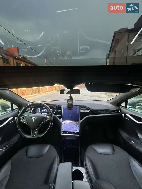 Ліфтбек Tesla Model S 2015 в Львові