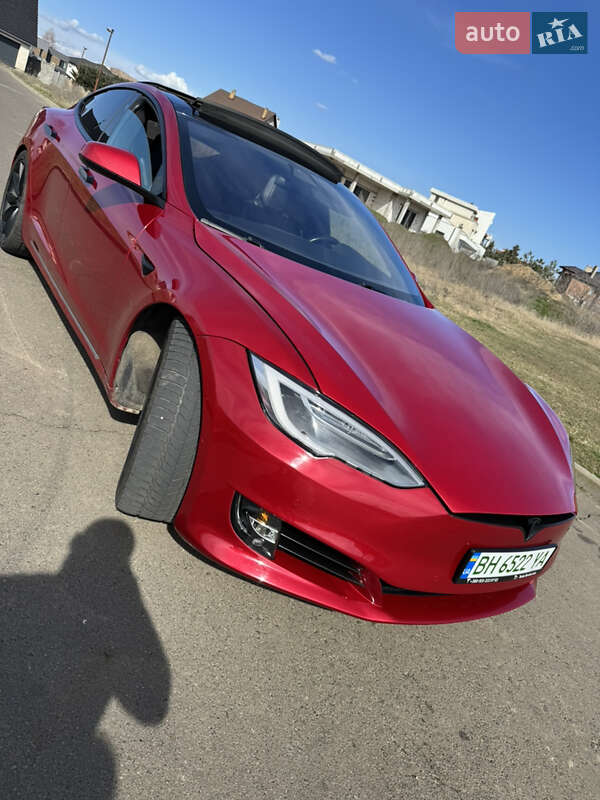 Лифтбек Tesla Model S 2018 в Одессе