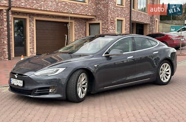 Ліфтбек Tesla Model S 2018 в Чернівцях