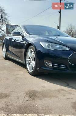 Лифтбек Tesla Model S 2014 в Сумах