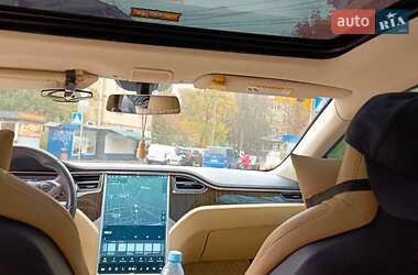 Ліфтбек Tesla Model S 2013 в 