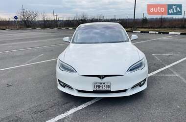 Лифтбек Tesla Model S 2017 в 