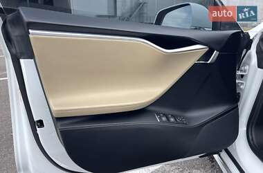 Лифтбек Tesla Model S 2017 в 