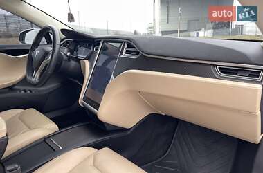 Лифтбек Tesla Model S 2017 в 