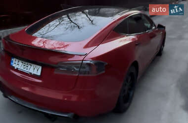 Лифтбек Tesla Model S 2015 в Киеве