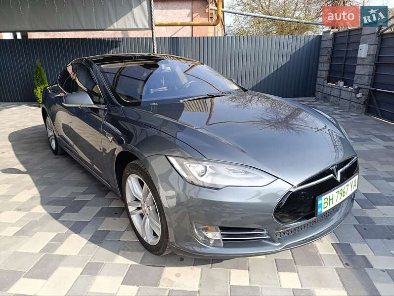Лифтбек Tesla Model S 2013 в Измаиле