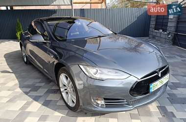 Лифтбек Tesla Model S 2013 в 