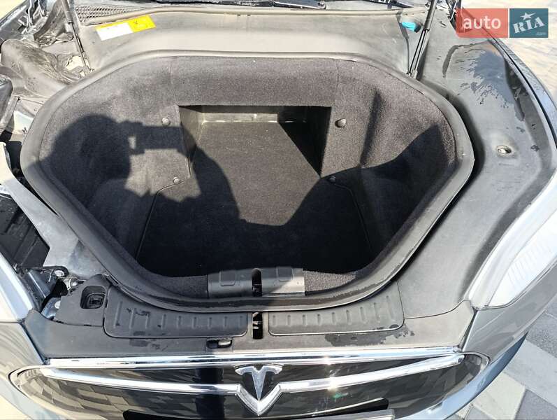 Лифтбек Tesla Model S 2013 в Измаиле