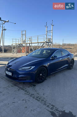 Лифтбек Tesla Model S 2016 в Львове