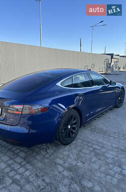Лифтбек Tesla Model S 2016 в Львове
