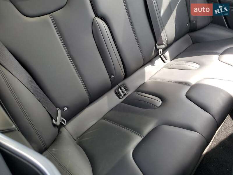 Ліфтбек Tesla Model S 2014 в Львові