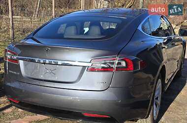 Лифтбек Tesla Model S 2018 в Киеве