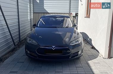 Лифтбек Tesla Model S 2014 в Киеве