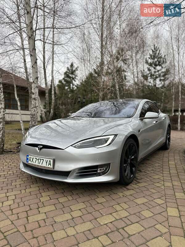 Лифтбек Tesla Model S 2015 в Харькове