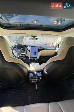 Ліфтбек Tesla Model S 2015 в 