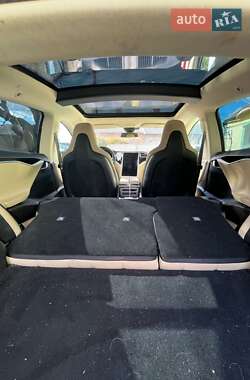 Ліфтбек Tesla Model S 2015 в 