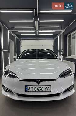 Лифтбек Tesla Model S 2017 в 