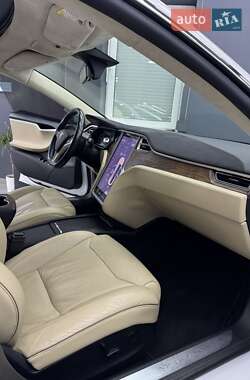 Лифтбек Tesla Model S 2017 в 