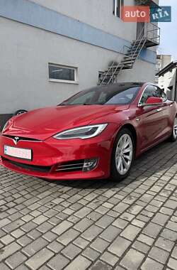 Лифтбек Tesla Model S 2017 в 