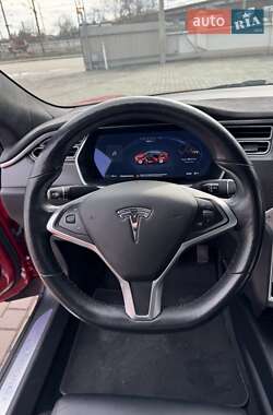 Лифтбек Tesla Model S 2017 в 