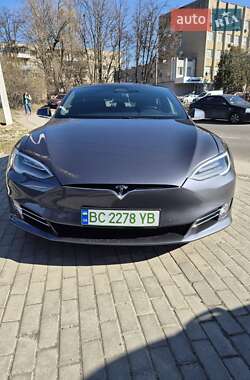 Лифтбек Tesla Model S 2019 в 
