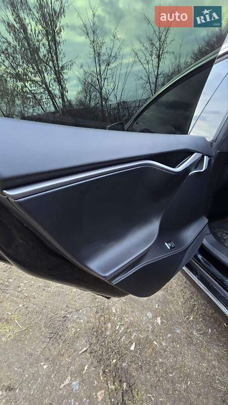 Ліфтбек Tesla Model S 2018 в Чернігові