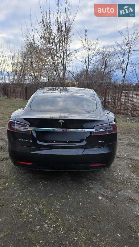 Ліфтбек Tesla Model S 2018 в Чернігові