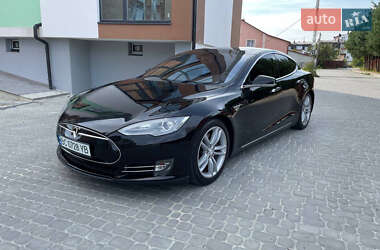 Лифтбек Tesla Model S 2014 в 