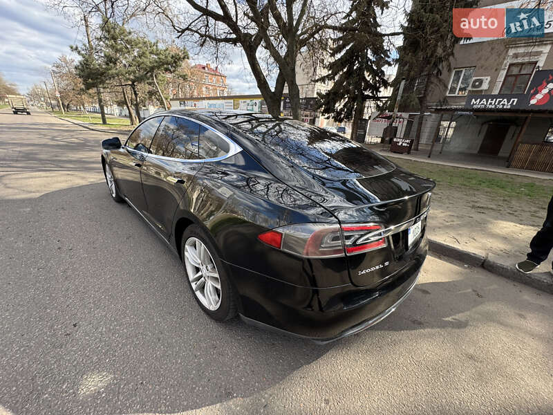 Ліфтбек Tesla Model S 2014 в Миколаєві