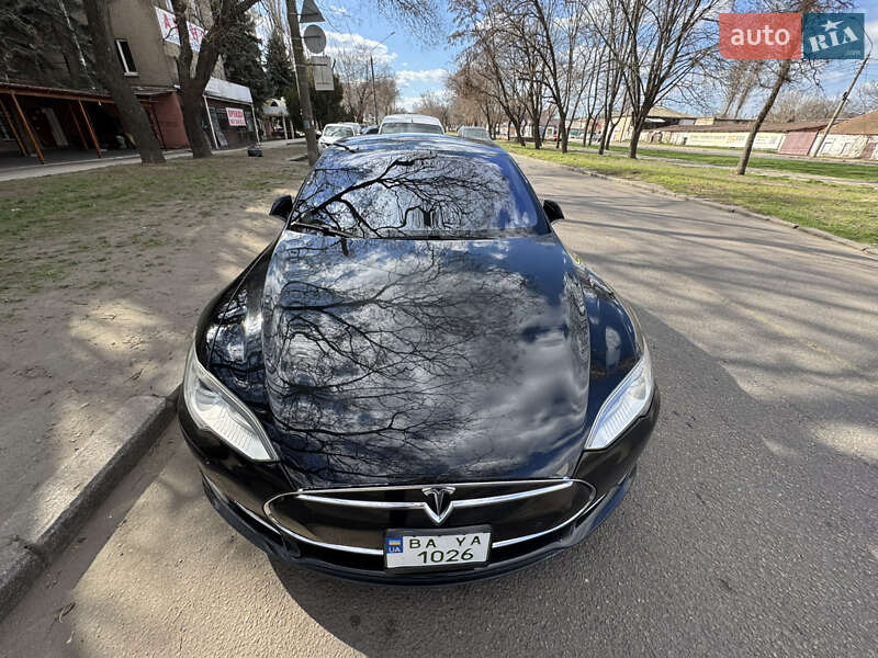 Ліфтбек Tesla Model S 2014 в Миколаєві
