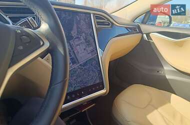 Лифтбек Tesla Model S 2014 в 